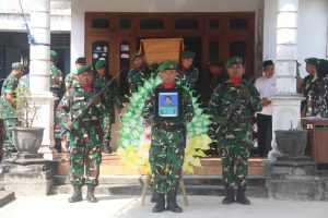 Read more about the article Pengabdian Terakhir Sang Prajurit, Dandim 0803/Madiun Pimpin Upacara Pemakaman Peltu Agus Priyanto