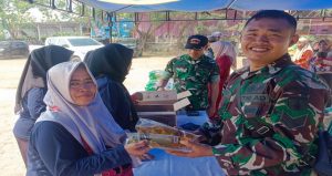 Read more about the article Senyum Sumringah di Kesongo: Saat TNI dan Warga Menyatu dalam Bazar TMMD 129 Bojonegoro