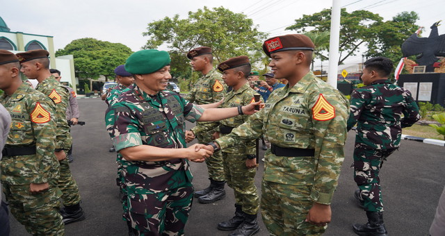 Read more about the article Danrem 043/Gatam Terima Taruna Akademi TNI dan Akpol