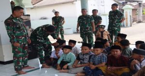 Read more about the article Potret Hangat TMMD 129 Bojonegoro: Kala Prajurit TNI Jadi Sahabat Anak-Anak Desa Kesongo
