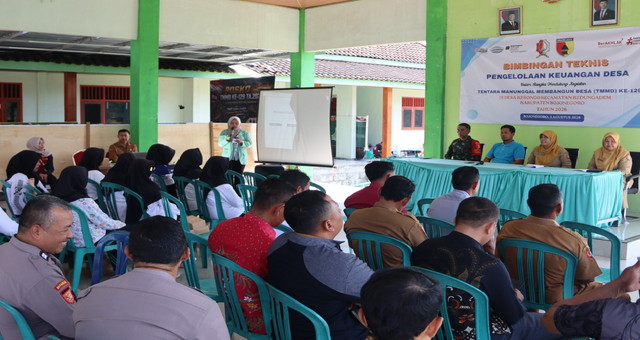You are currently viewing Sinergi Membangun Desa: TMMD 129 Bojonegoro Bekali Warga Kesongo Ilmu Kelola Keuangan