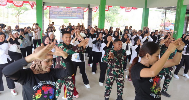 Read more about the article TMMD 129 Bojonegoro: TNI dan Warga Kesongo Menyatu dalam Irama Line Dance