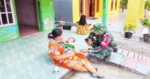 Read more about the article Menyapa Hati di Teras Rumah: Cara Babinsa Kesongo Rajut Kebersamaan di TMMD 129 Bojonegoro