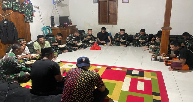 Read more about the article Kehangatan Pos 1 Kesongo: Ketika Satgas TMMD 129 Bojonegoro dan Warga Menyatu Tanpa Sekat