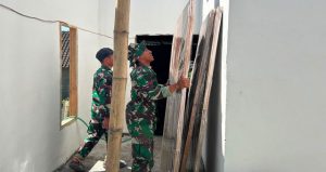 Read more about the article Memasuki Phase Finalization: Renovasi Rutilahu TMMD 129 Bojonegoro di Rumah Pak Koko Dikebut