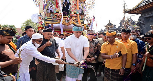 Read more about the article Ngaben, Tradisi Suci Menghidupkan Desa dan Merekatkan Ikatan Keluarga