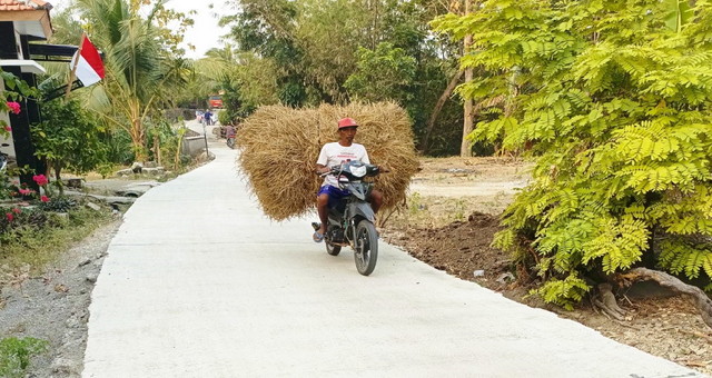 Read more about the article Jalan Baru, Harapan Baru: Asa Petani Dusun Mundu Mengangkut Rezeki Lewat TMMD 129 Bojonegoro