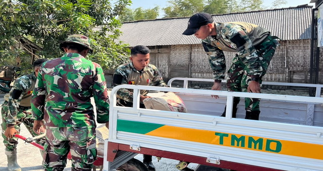 Read more about the article H-Minus 5 Penutupan TMMD 129 Bojonegoro: Satgas Kebut Penyelesaian Rumah Pak Kardo di Tengah Medan Sulit