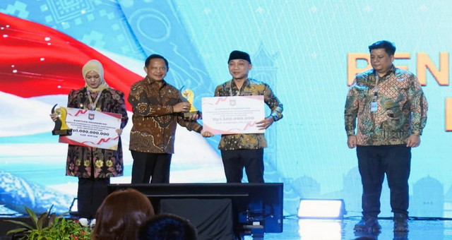 You are currently viewing Lampung Selatan Raih Penghargaan Pengelolaan Sampah dan Lingkungan Asri