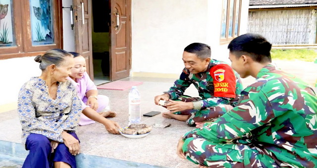 You are currently viewing Saat Satgas TMMD 129 Bojonegoro dan Warga Kesongo Berat Melepas Rindu