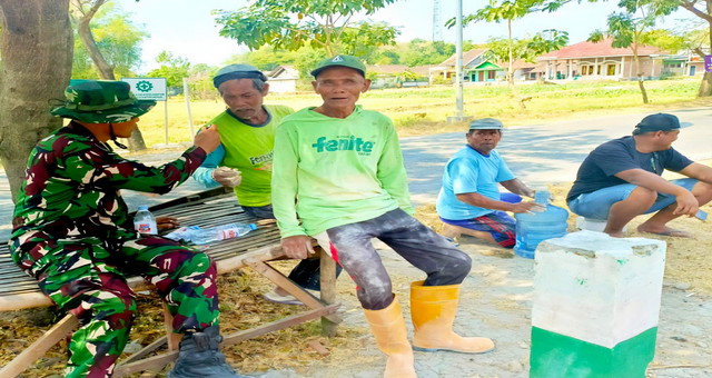 You are currently viewing Jaga Warisan TMMD 129 Bojonegoro! Babinsa Kesongo Ajak Warga Rawat Hasil Pembangunan