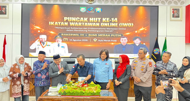 Read more about the article ‎HUT ke-14 IWO: Dorong Profesionalisme Wartawan Lewat Seminar dan Aksi Sosial