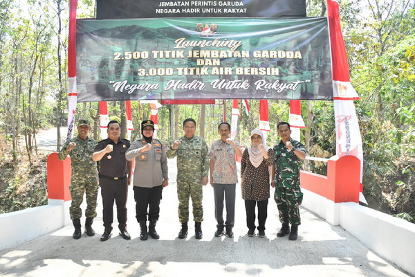 You are currently viewing Jembatan Perintis Garuda Diresmikan, Penghubung Akses Warga Candimulyo Semakin Lancar