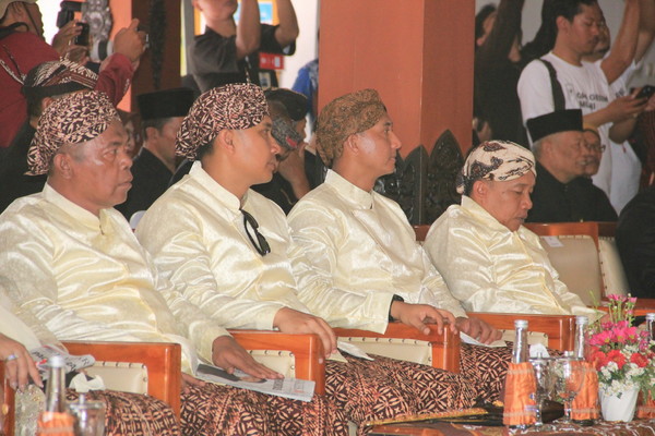 Read more about the article Dandim Trenggalek bersama Forkopimda Ikuti Kirab Pusaka Hari Jadi ke-832