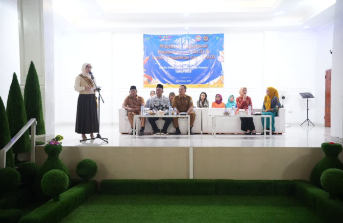 You are currently viewing Bunda PAUD Way Kanan Buka Pelatihan Digitalisasi Pembelajaran dan Lomba Kreativitas Guru Bersama Pascola
