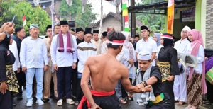 Read more about the article Bupati Radityo Egi Hadir Menguatkan Tradisi Sedekah Bumi
