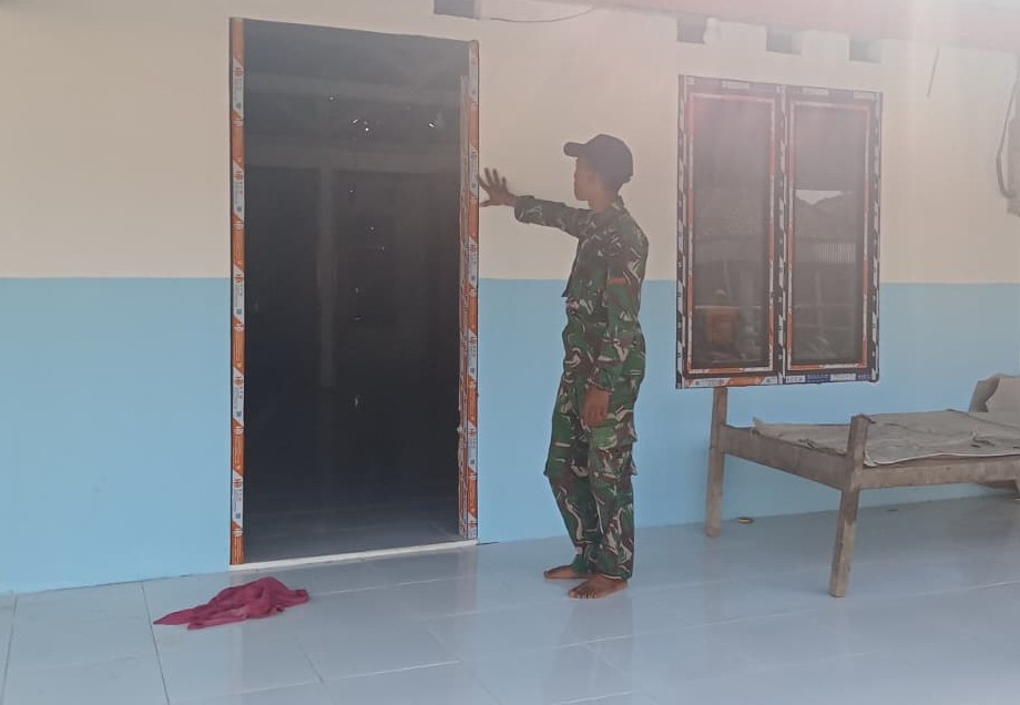 Read more about the article Sentuhan Akhir: Progres Positif Bedah Rumah TMMD 129 Bojonegoro