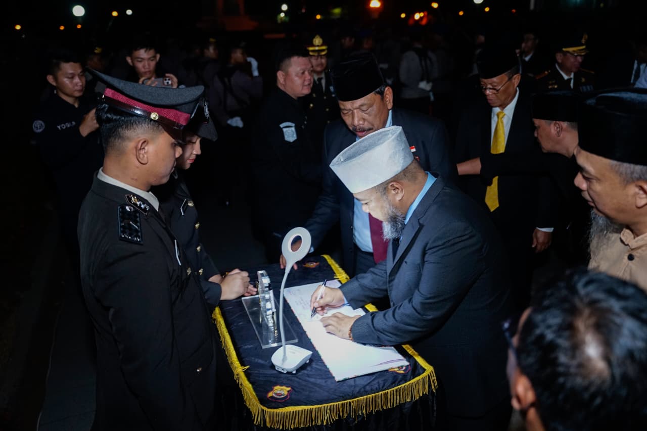 Read more about the article ‎Malam Renungan Suci, Gubernur Helmi Hasan Ajak Masyarakat Wujudkan Cita-Cita Kemerdekaan
