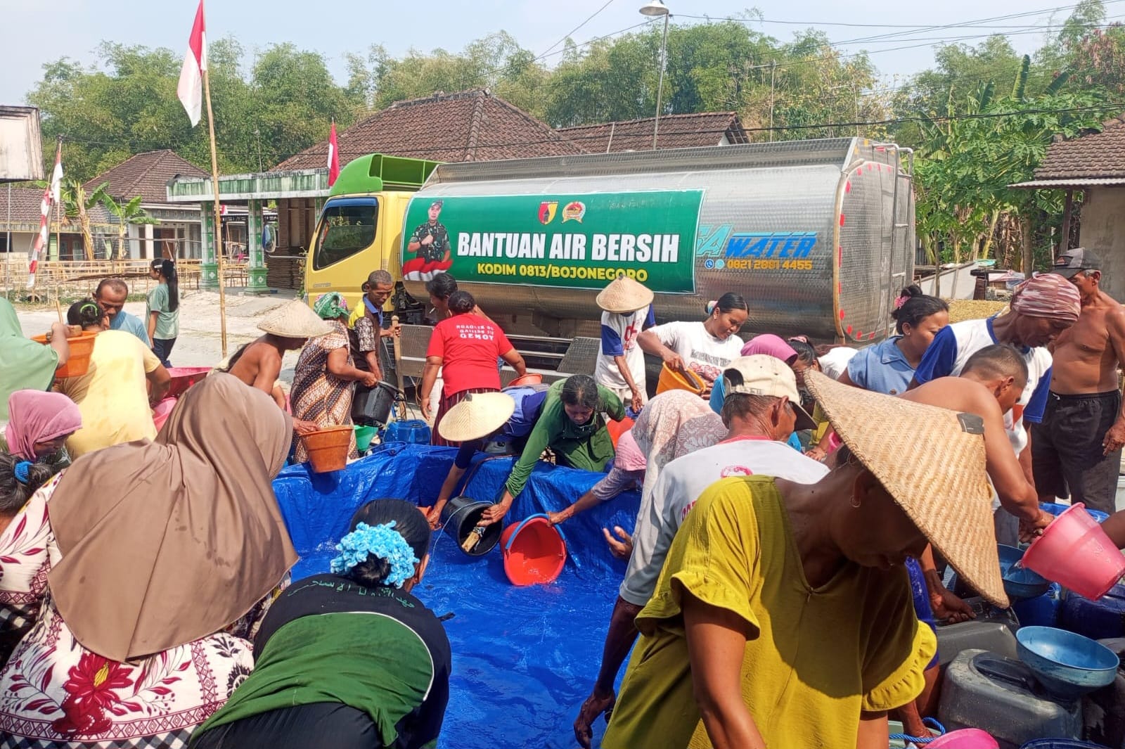 Read more about the article Kodim 0813 Bojonegoro Pasok 8000 Liter Air Bersih