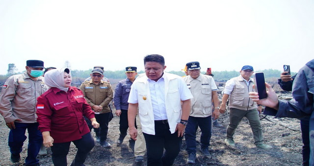 Read more about the article Bupati Muba Dampingi Gubernur Sumsel Tinjau Karhutla