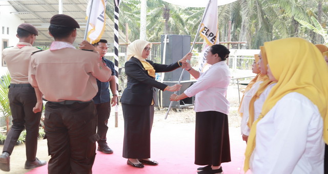 You are currently viewing Ketua PERWOSI Tuba Kukuhkan Pengurus  Empat Kecamatan