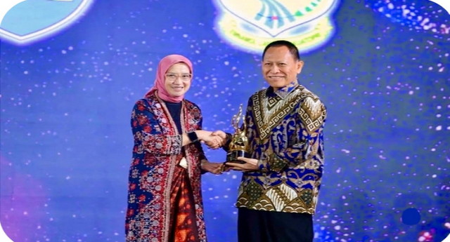 You are currently viewing Pemkab Tuba Raih Penghargaan Pelayan Publik dan Keterbukaan Informasi