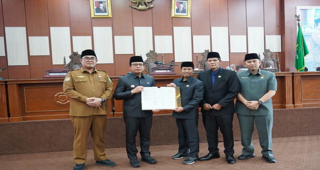 Read more about the article ‎DPRD dan Pemkot Bengkulu Sepakati Raperda P-APBD 2026 Naik Rp7,5 Miliar