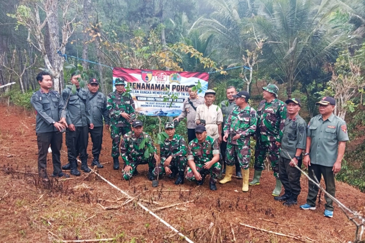 Read more about the article Sinergi TNI-Polri dan Lintas Sektor Jaga Lingkungan di Dongko