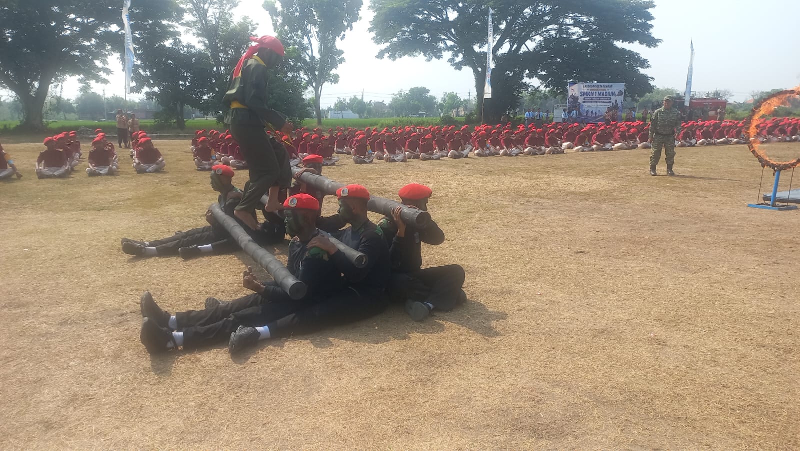 Read more about the article Baret Tersemat, Semangat Ketarunaan 641 Siswa SMKN 1 Madiun Resmi Ditutup