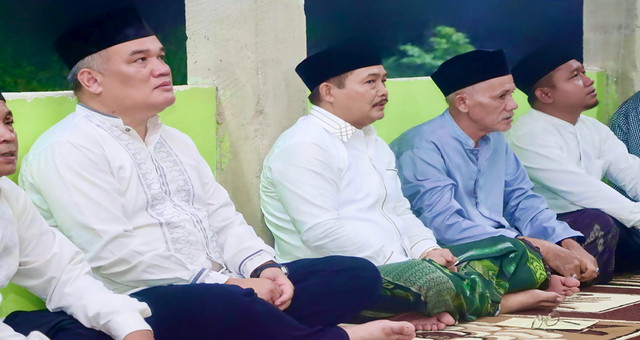 Read more about the article Hadiri Majelis Dzikir di Sungai Lilin, Wabup Muba Kenang Keteladanan Ulama