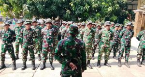 Read more about the article Apel Pagi Yonif TP 442/Satria Jatikusumo, Personel Siap Lanjutkan Pengerjaan Jalan dan RTLH dalam Program TMMD