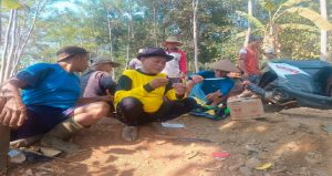 Read more about the article Istirahat Penuh Keakraban, Semangat Gotong Royong Warnai TMMD Reguler ke-130 Kodim Batang