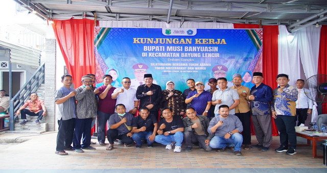 Read more about the article Bupati Toha Turun ke Bayung Lencir, Serap Aspirasi dan Salurkan Bantuan