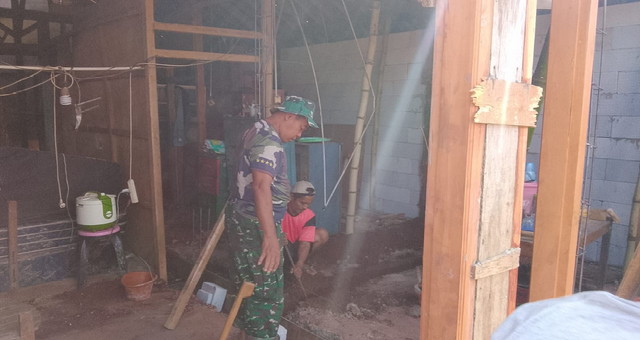 Read more about the article Mengalami Gangguan Penglihatan, Ibu Sriyati Jadi Penerima Manfaat Rehab RTLH Program TMMD Kodim Batang