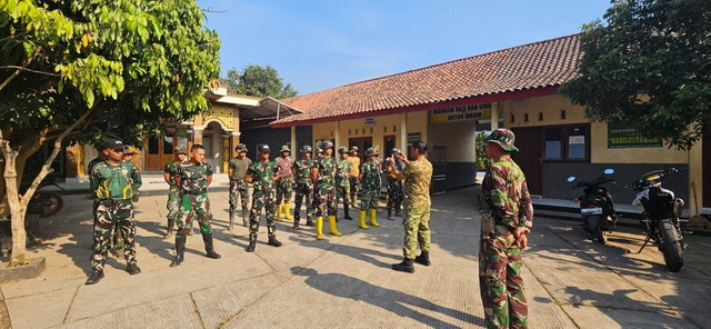Read more about the article Sebelum Mulai Kegiatan, Apel Pagi dan Doa Bersama Wajib Dilakukan Seluruh Anggota Satgas TMMD Reguler ke-130