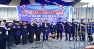 Read more about the article Bupati Toha Letakkan Batu Pertama Pembangunan Kantor DPD NasDem Muba
