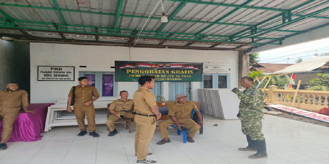 Read more about the article Danramil Banyuputih Jalin Komsos Dengan Perangkat Desa Sembung, Perkuat Sinergi Sukseskan TMMD