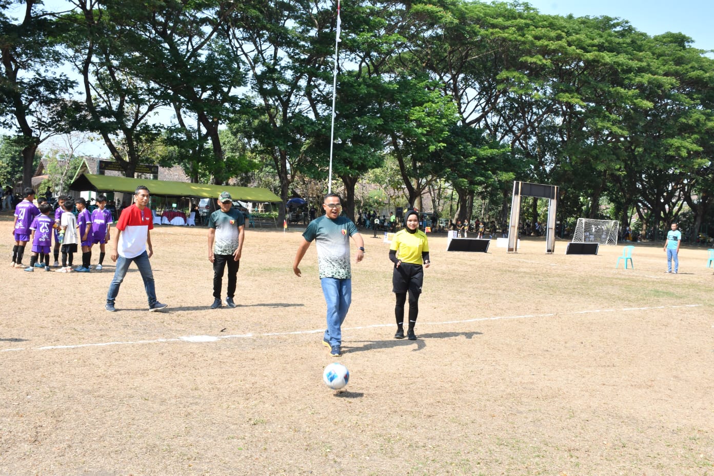 Read more about the article Turnamen Sepak Bola Antar SSB U-12 Dandim Cup Dibuka, Dandim Ponorogo Ajak Para Atlet Junjung Tinggi Sportivitas