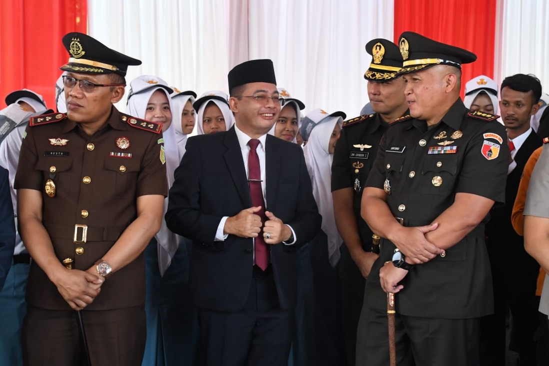 Read more about the article Danrem Untoro Ajak Teladani Sifat Kepahlawan Gubernur Suryo