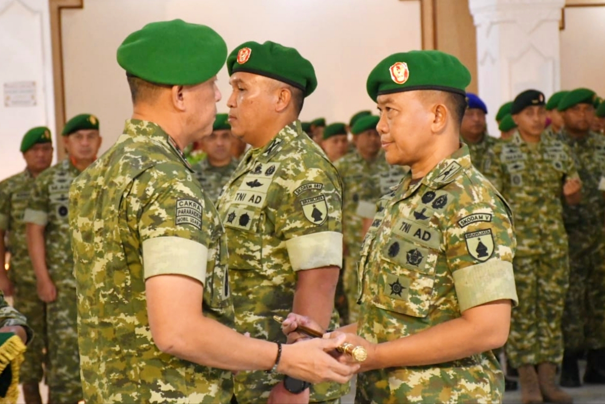 Read more about the article Kolonel Inf Erwin Agung, Perwira Sarat Pengalaman dan Prestasi yang Kini Pimpin Korem 081/DSJ