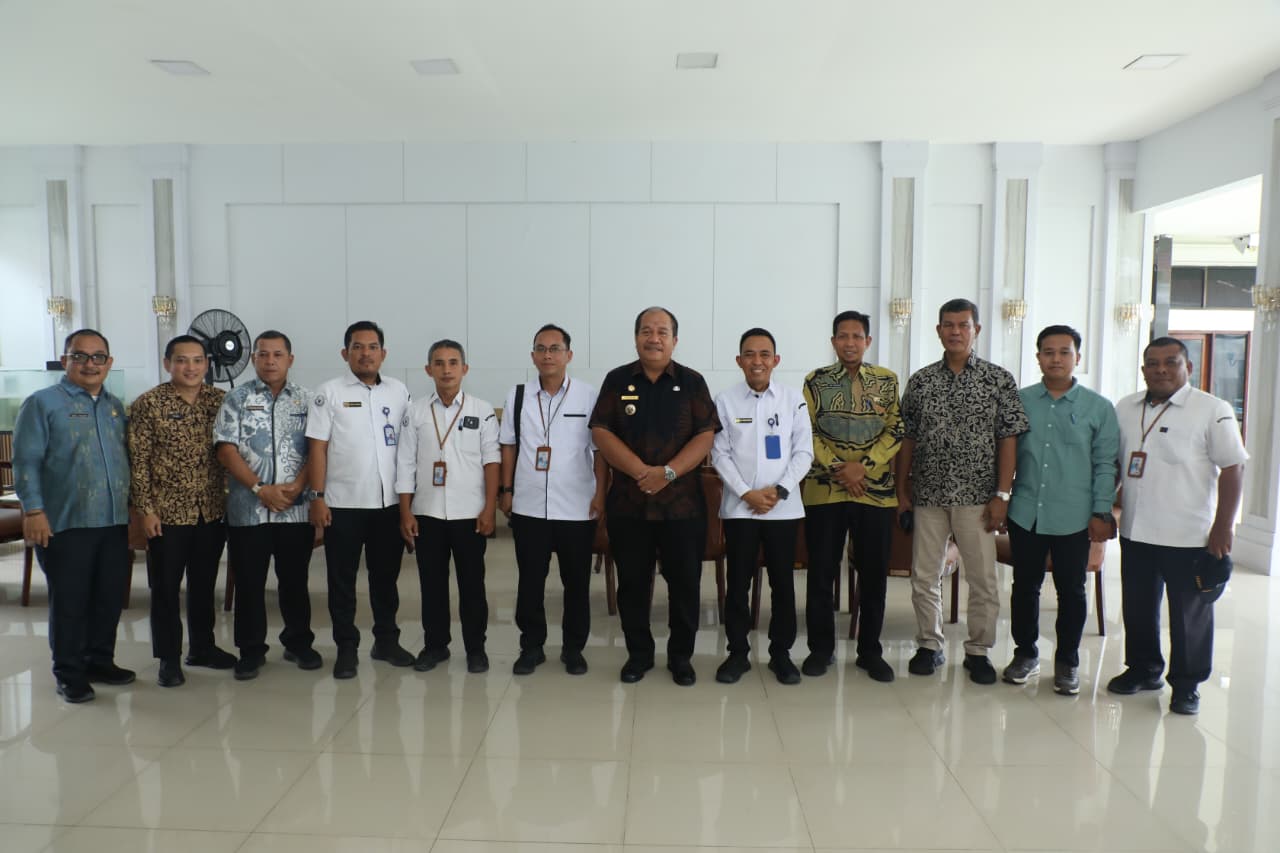 Read more about the article Bupati Asahan Terima Kunjungan Stasiun PPMHKP Tanjung Balai Asahan