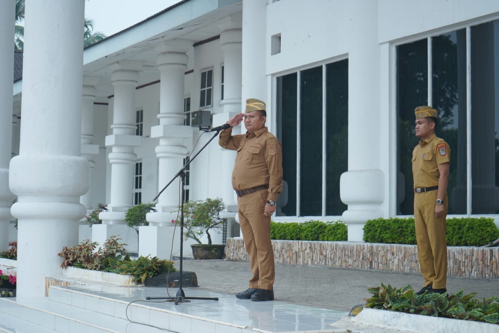 You are currently viewing Wabup Asahan Minta ASN Jadikan Kebersihan Kisaran dan Pelayanan Publik sebagai Cermin Kinerja