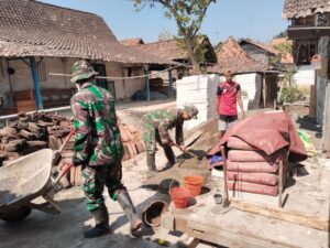 Read more about the article Satgas TMMD ke-130 Tetap Semangat Bekerja di Tengah Teriknya Matahari