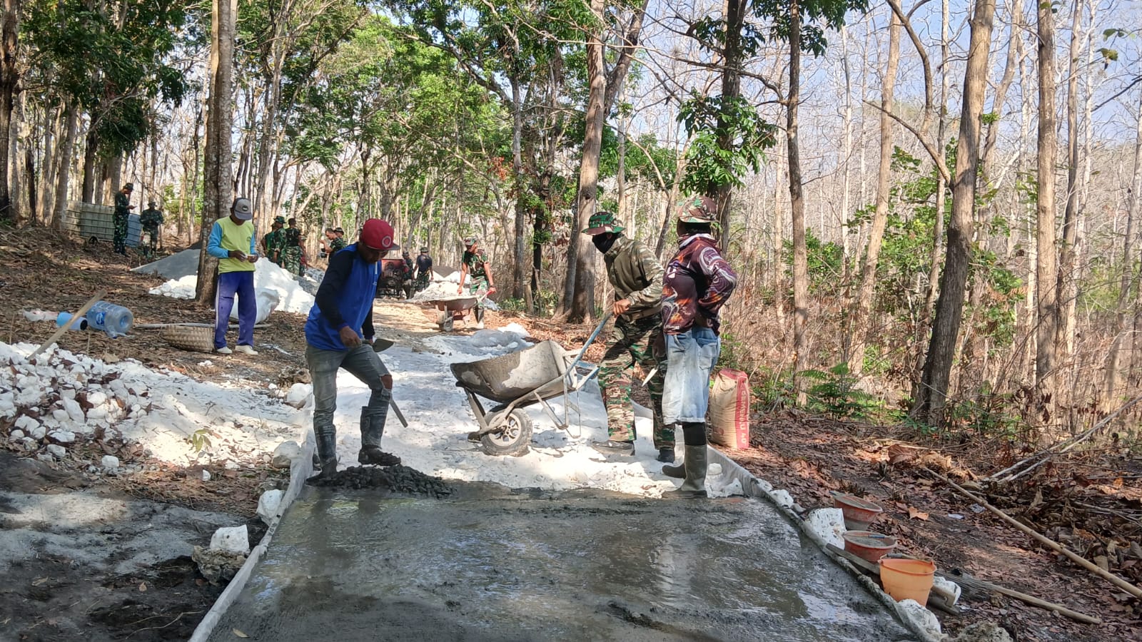 You are currently viewing Satgas TMMD Utamakan Kesehatan dan Keselamatan Saat Bekerja di Lapangan