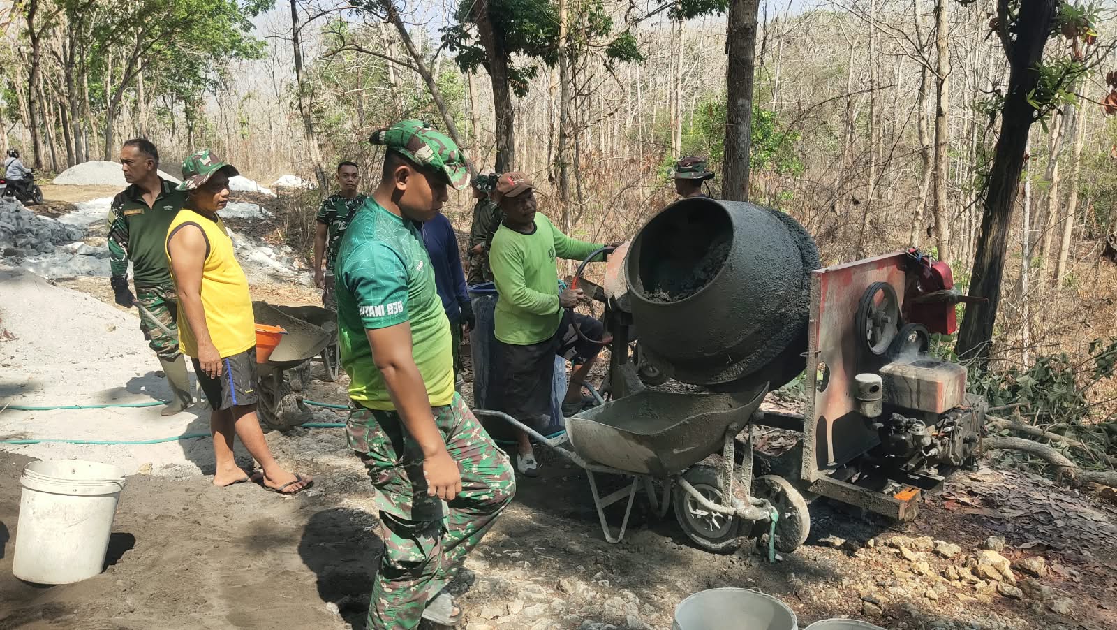 You are currently viewing Loreng NKRI Kembali Dikenakan, Satgas TMMD Kenang Sejarah Seragam TNI AD