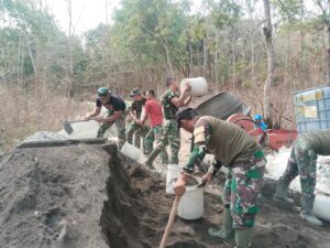 Read more about the article Hutan Mengering, Satgas TMMD Terus Bangun Jalan Penghubung Rembang–Blora