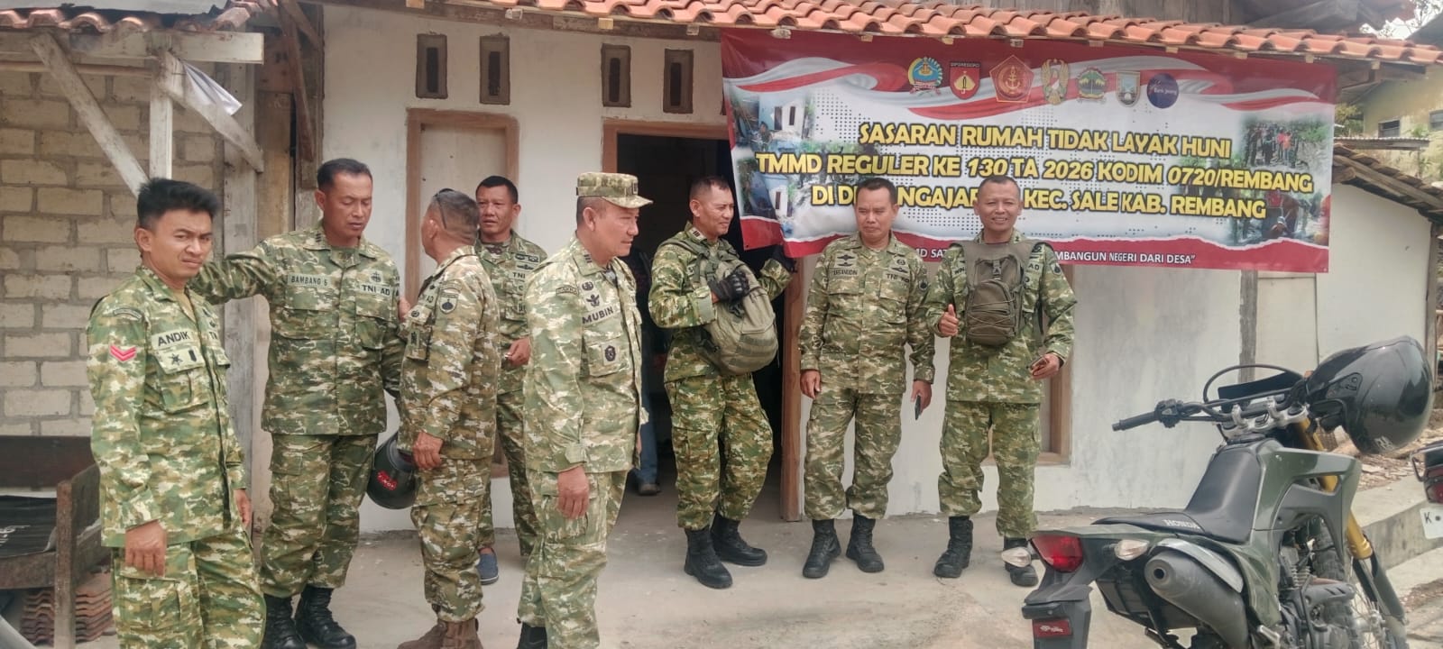 You are currently viewing Jelang Kunjungan Pejabat Mabes TNI, PJU Kodim Rembang Survei Lokasi RTLH TMMD