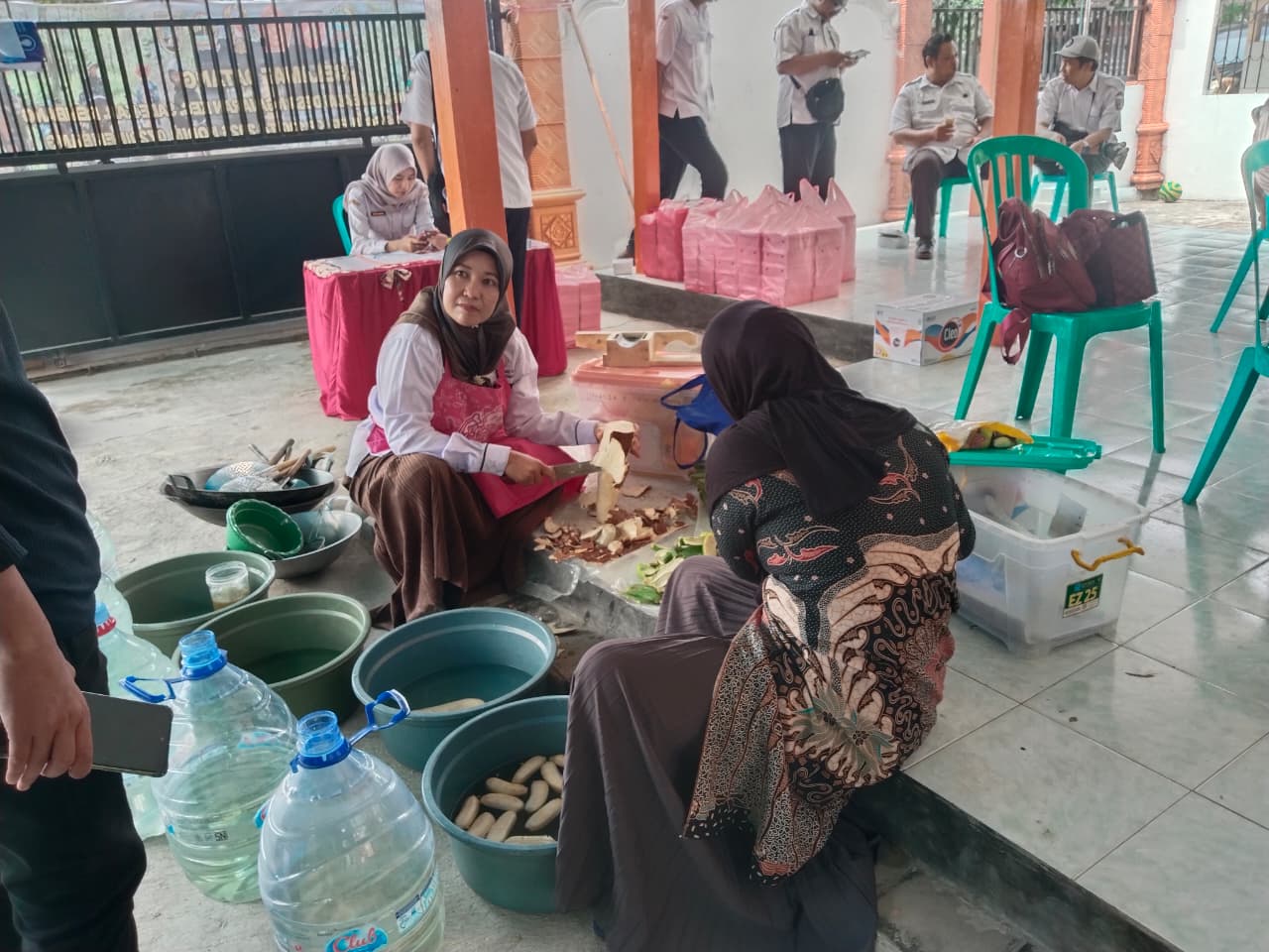 Read more about the article Panitia Siapkan Hidangan untuk Dukung Kegiatan Nonfisik TMMD Rembang