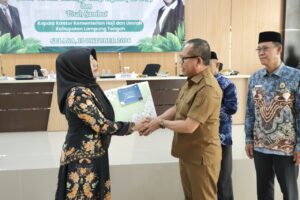Read more about the article Estafet Kepemimpinan Kemenhaj Lampung Tengah, Pj.Sekda Sulpakar : Perkuat Komitmen dan Berikan Warna Baru