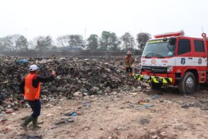 Read more about the article Pj.Sekda Sulpakar Pastikan Koordinasi Penanganan Pasca Kebakaran TPA Bandar Jaya Terus Berjalan